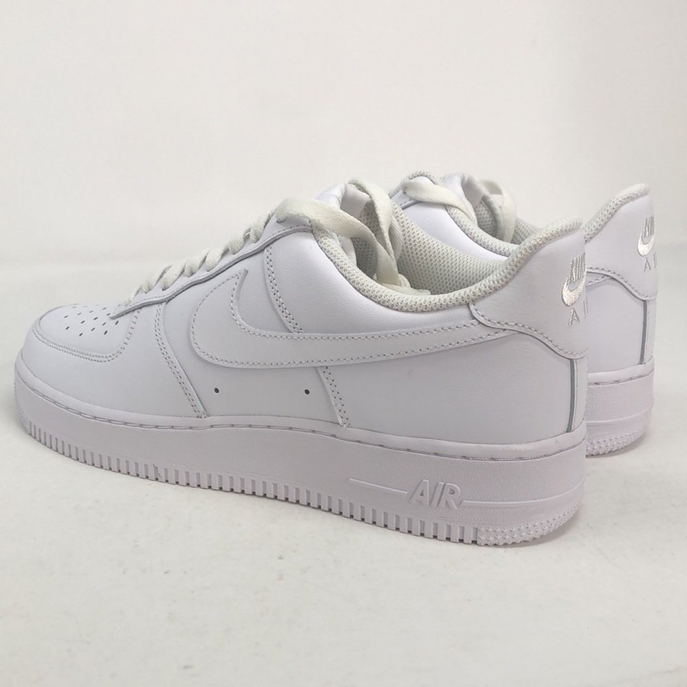 Nike Mens Air Force 1 07’ Low Triple White CW2288-111 Classic Sneakers -Size 8.5 - Picture 6 of 16